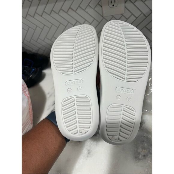 Crocs Getaway Strappy Flip Flops (Women’s Size 6, Espresso, Style 209587-206) - Picture 2 of 6